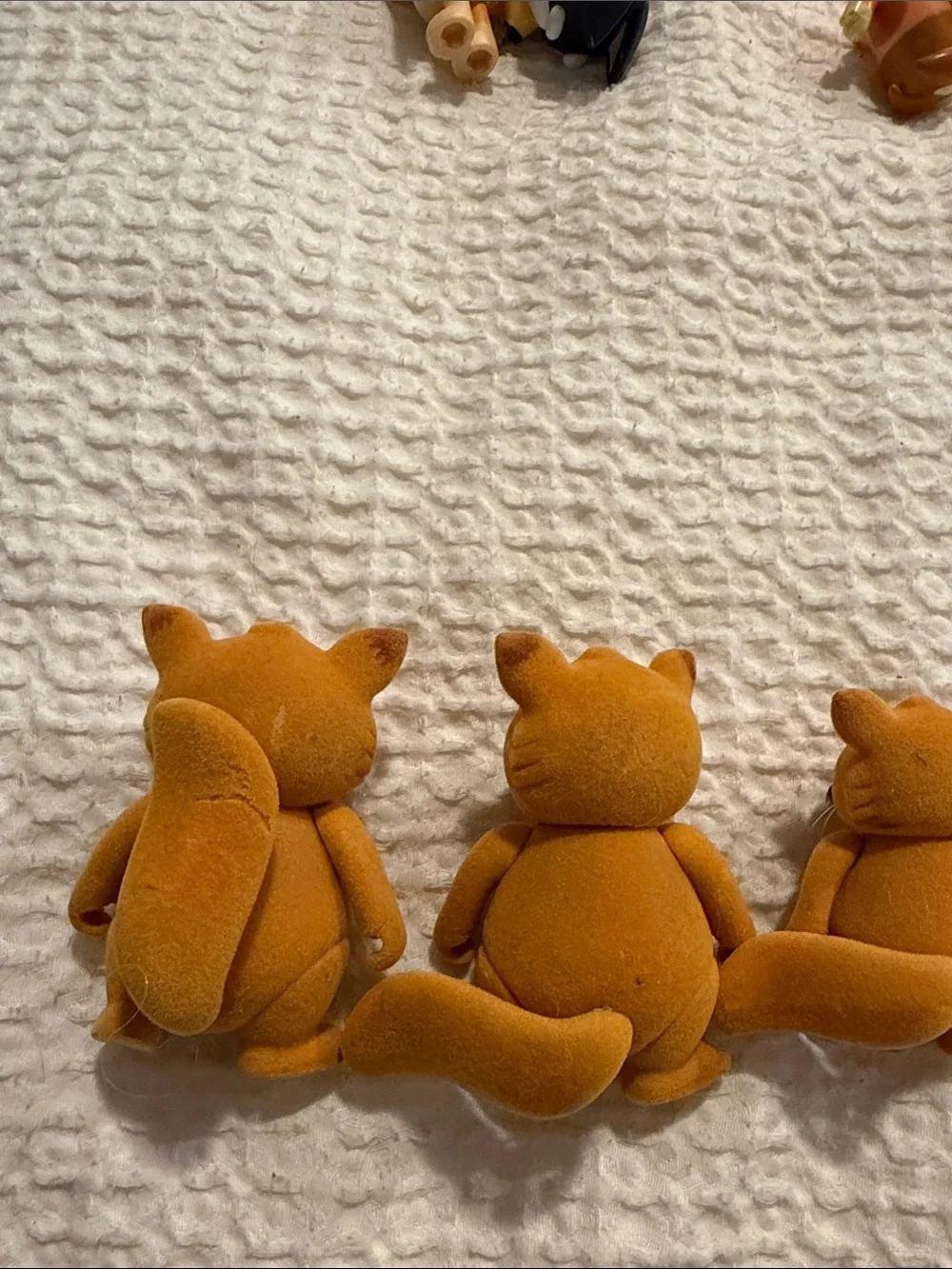 Woodzeez Small Orange Flocked Fox Figurines